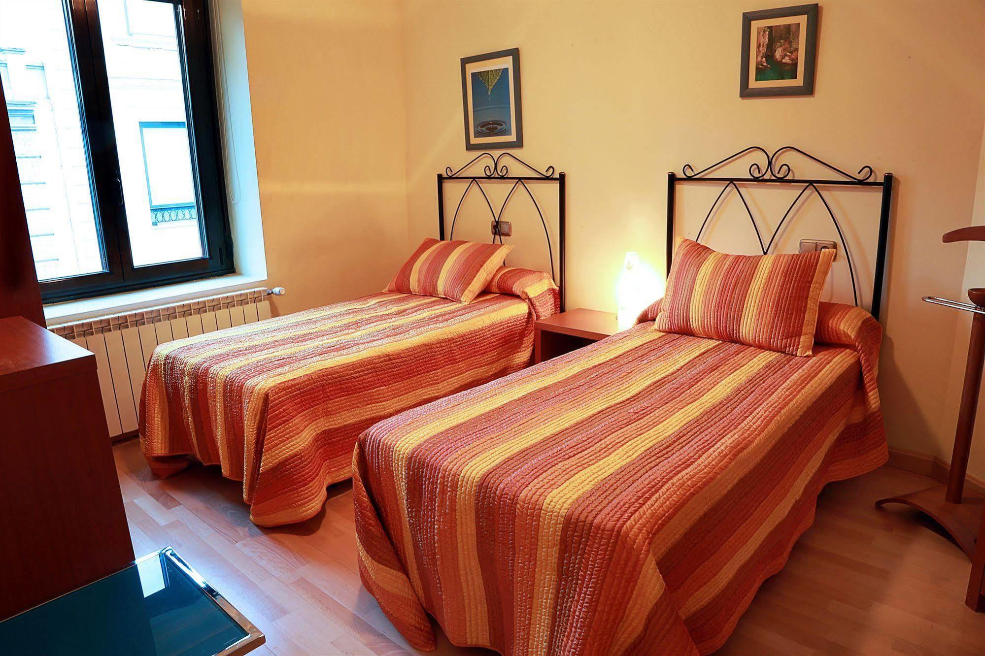 Apartamentos Toro 33 ซาลามังกา ภายนอก รูปภาพ
